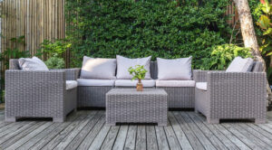 Як підготувати садові меблі до зими: поради для довговічності — Догляд за садовими меблями