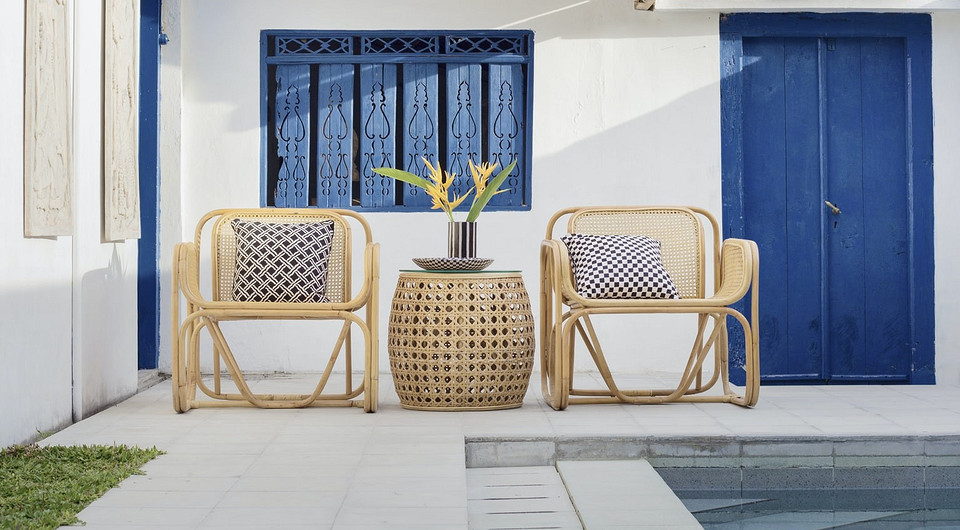 Захисні чохли для садових меблів: надійний захист від дощу та снігу взимку.