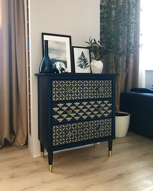 Шкіряні ручки Хемнэс Оновлений комод Хемнэс: декор ручок шкіряними ремінцями для унікального вигляду.