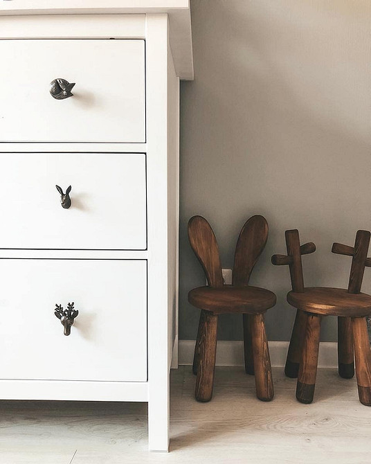 Хемнэс: Декупаж своїми руками Фарбування та декупаж комода Хемнэс: ідея оновлення старих меблів своїми руками.