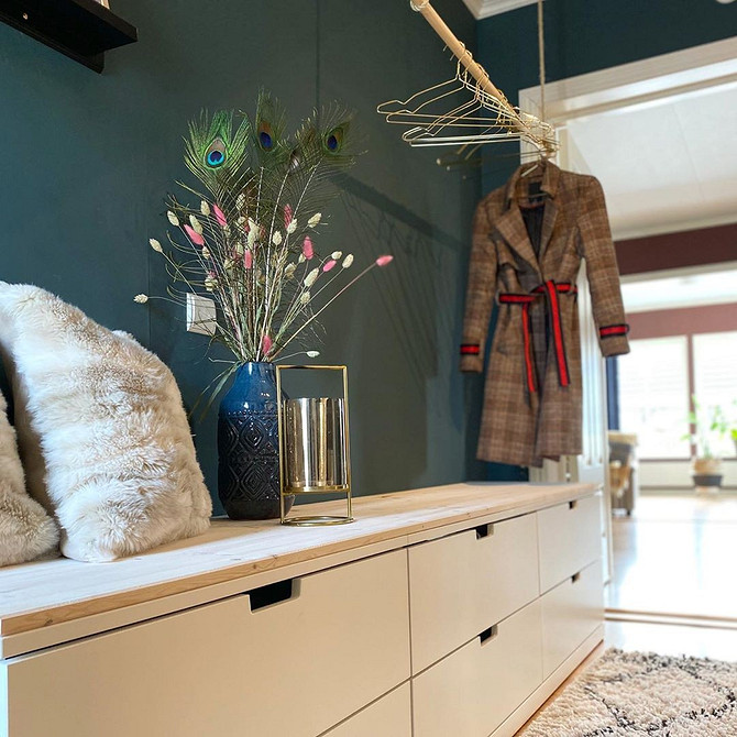 Матеріали для DIY IKEA Знайдіть найкращі матеріали для переробки меблів IKEA та реалізації вашого DIY дизайну.
