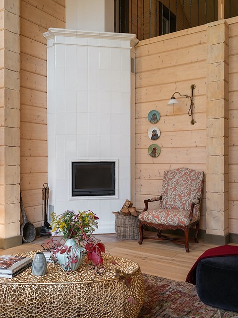 Вінтажні меблі: реставрація старої тумбочки, стильний елемент дизайну інтер'єру.