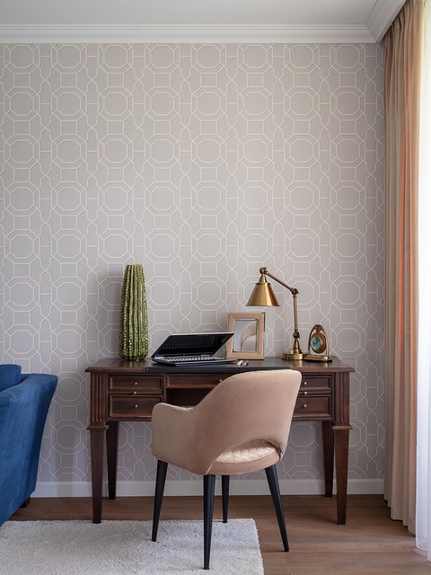 Старі меблі: відреставрована комода в спальні, додає неповторний акцент в інтер'єрі.