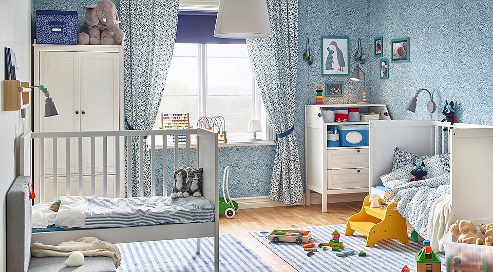 Дитяче ліжечко з дерева: безпечна фарба для затишного сну малюка.