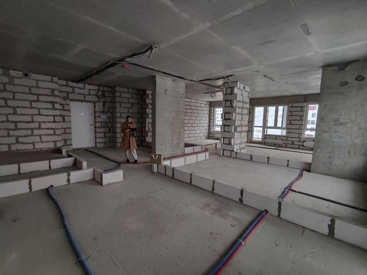 Ілюстрація різних видів обробки квартири: чорнова, передчистова, чистова в новобудові.