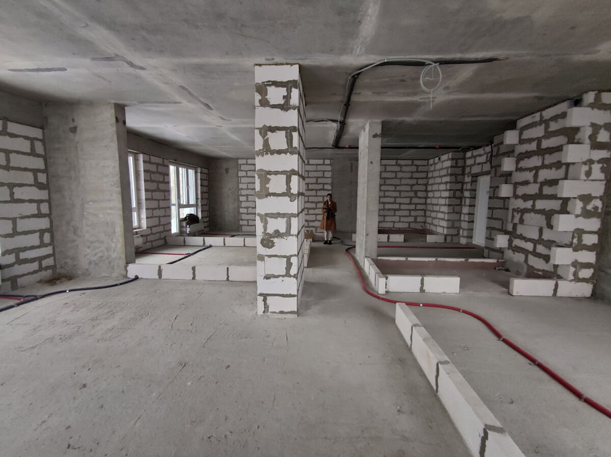 Порівняння чорнової, передчистової та чистової обробки квартири в новобудові.