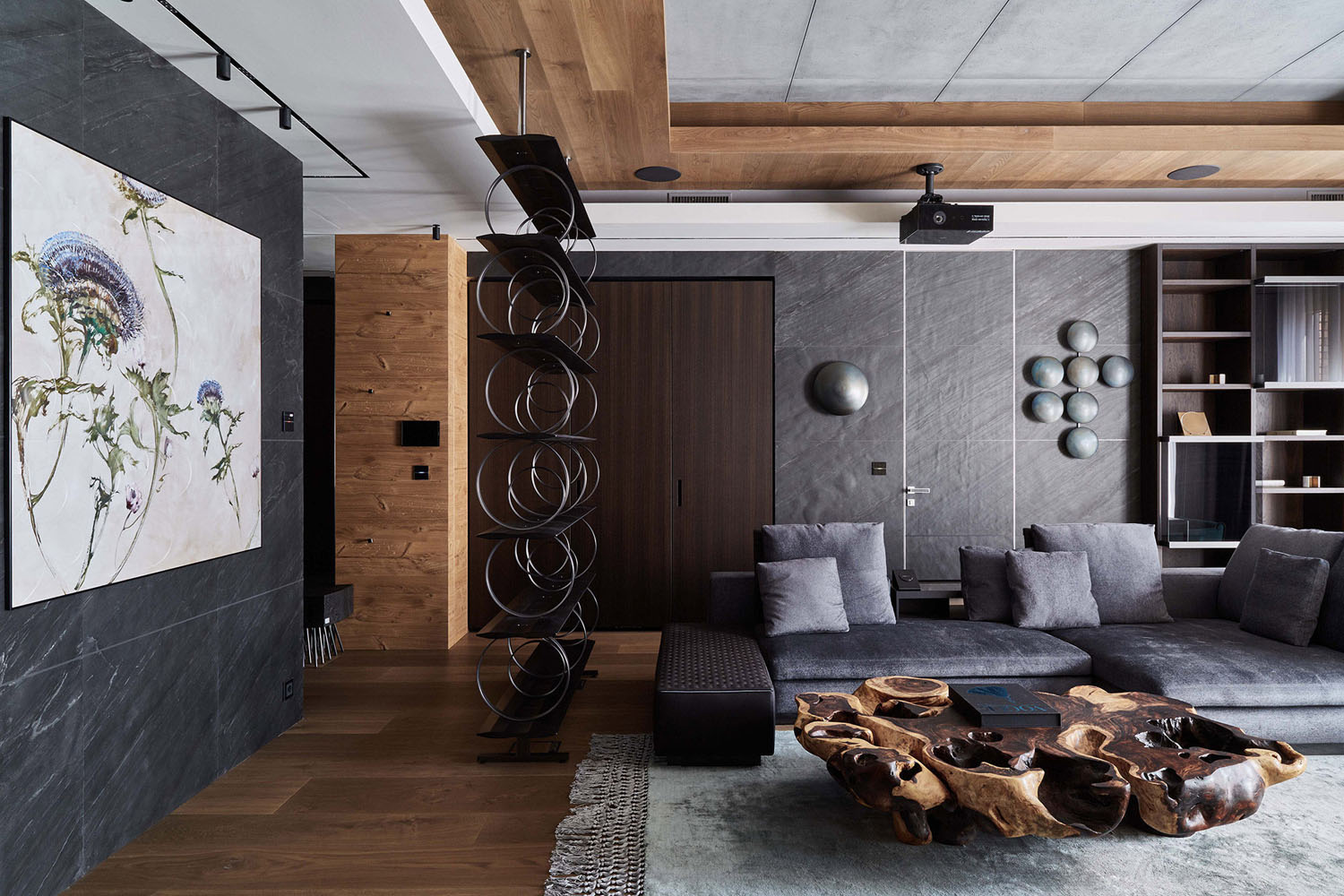 Сучасний інтер'єр: елегантне поєднання стилю та екологічності з дерев'яними панелями.