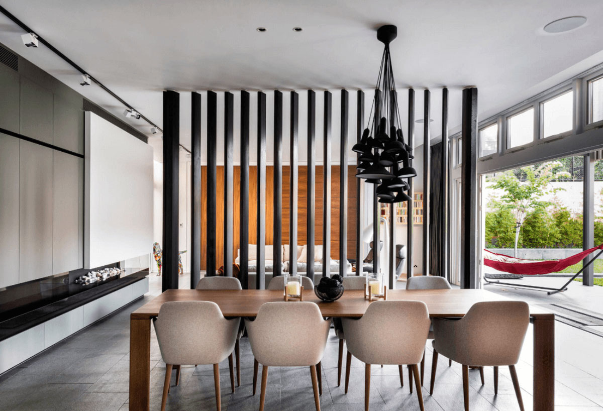 Оздоблення стін дерев'яними рейками в спальні: натуральний та затишний дизайн.