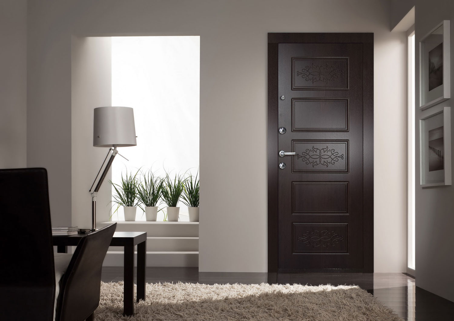 Оформлення вхідних дверей: стильний дизайн Стильне оформлення вхідних дверей: гармонійний дизайн зовні та вишуканий вигляд зсередини.