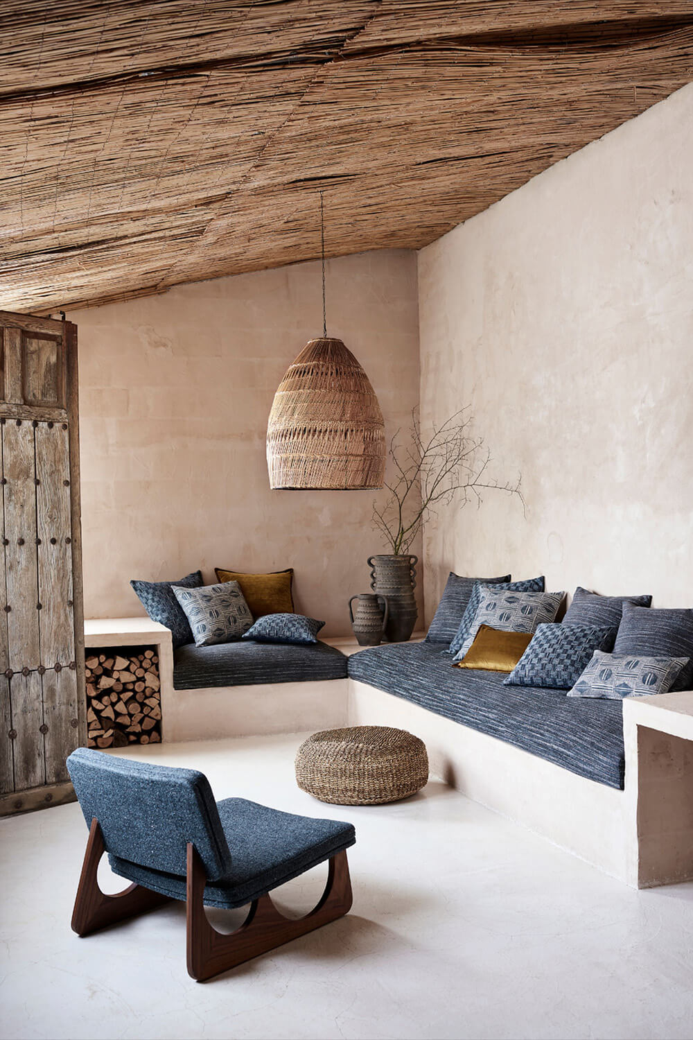 Екологічна глиняна штукатурка: регулювання вологості та натуральний інтер'єр в еко-стилі.