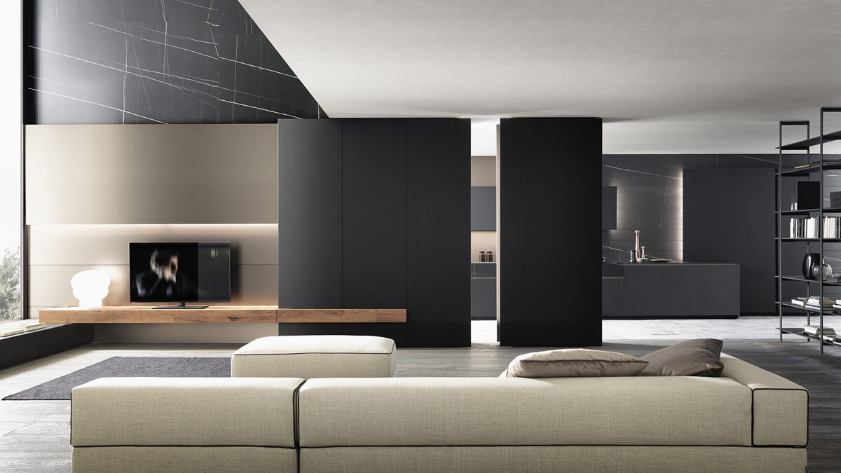 Сучасна вітальня з елегантним каміном, що створює атмосферу тепла та затишку.