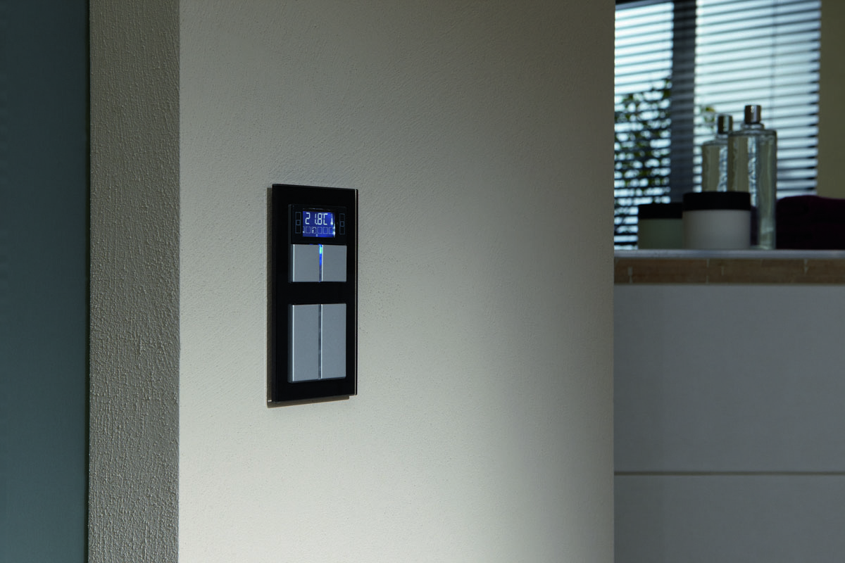 Планування розеток в квартирі: врахування меблів та необхідної кількості приладів.