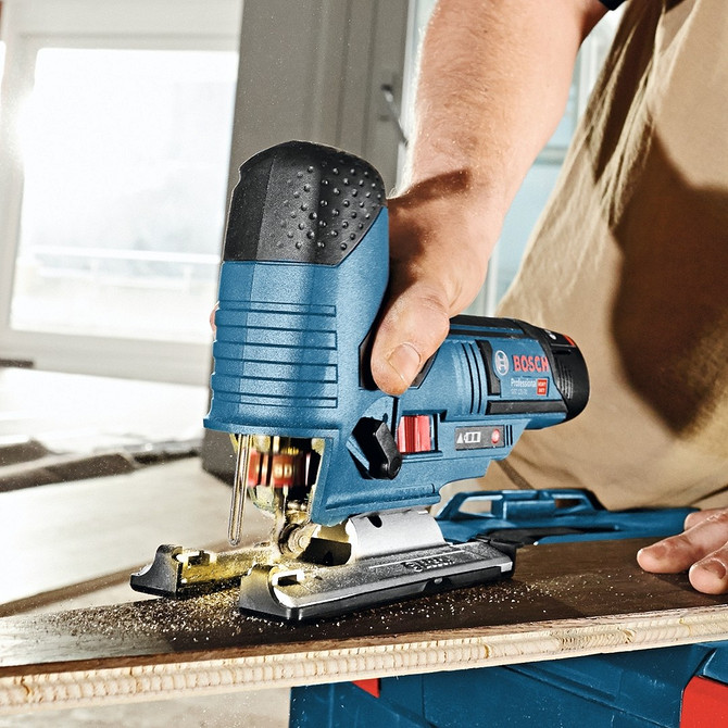 Етапи виготовлення висувної шухляди під ліжко своїми руками з фанери.