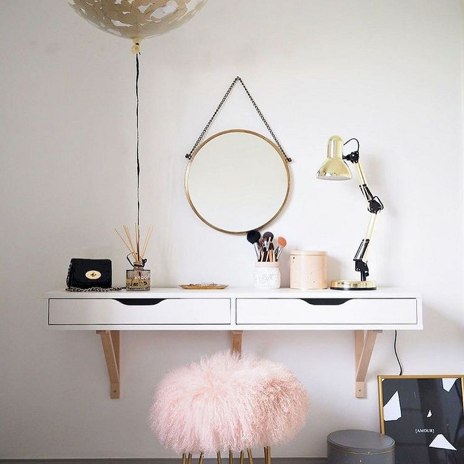 Дизайн, збірка туалетного столика своїми руками: ідеальний особистий простір.