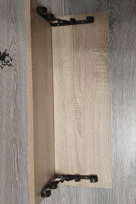 Обпалювання деревини для створення ефекту на настінній вішалці ручної роботи (2026).