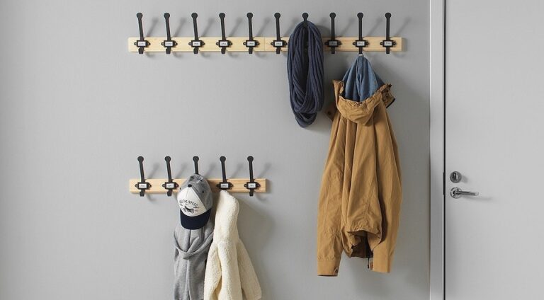 Деревяна вішалка своїми руками: майстер-клас зі створення стильного елементу інтерєру. — Деревяна настінна вішалка своїм