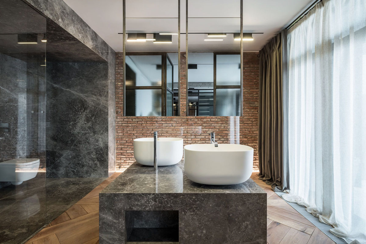 Мозаїчна плитка у ванній кімнаті 2026 року: вишуканий акцентний елемент.