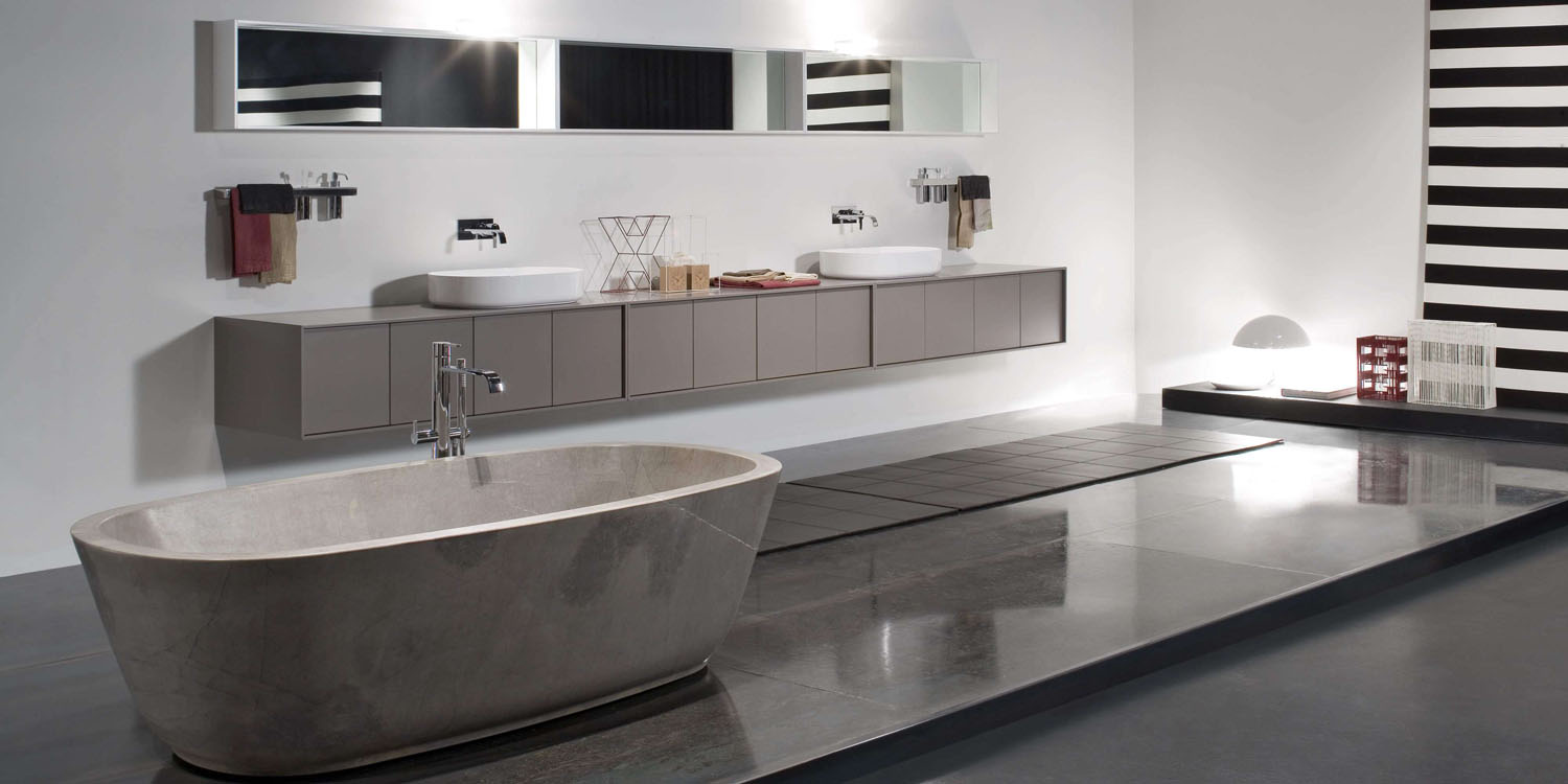 Преміум сантехніка Інтер'єр ванної кімнати: стильні змішувачі та сантехніка преміум-класу для розкоші.