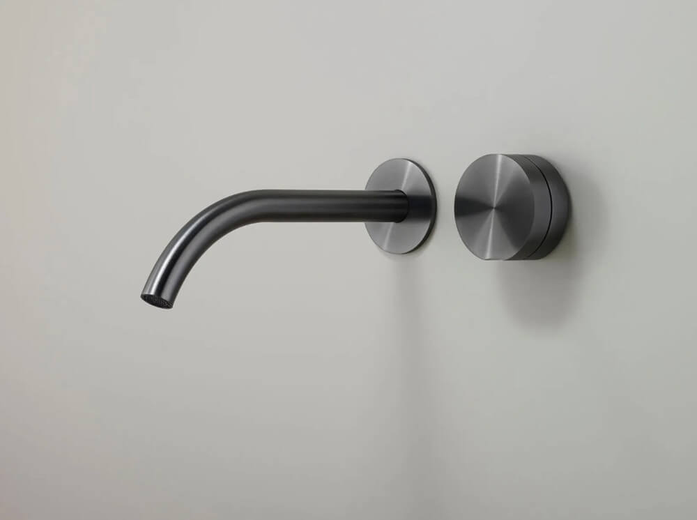 Типи монтажу змішувачів для ванної кімнати: настінний, на борт ванни - переваги.