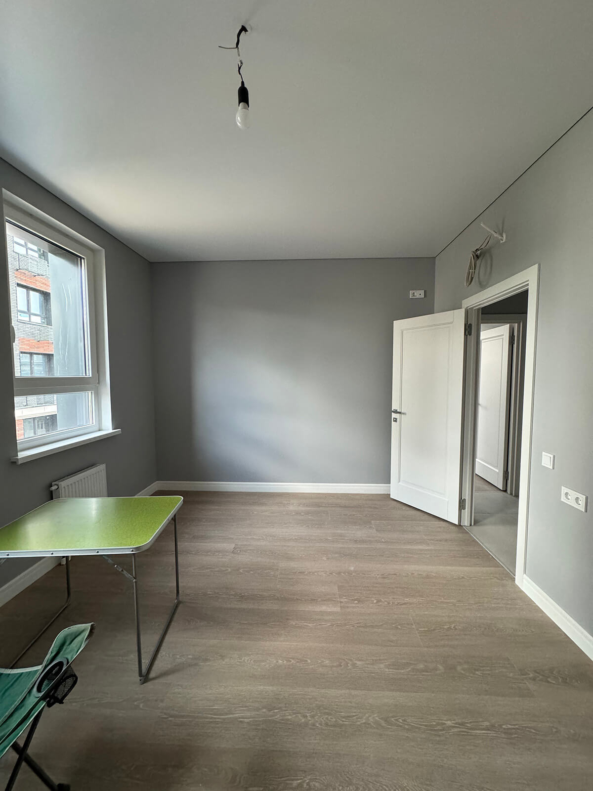 Оздоблення стін та підлоги в квартирі від забудовника: вибір матеріалів та текстур.