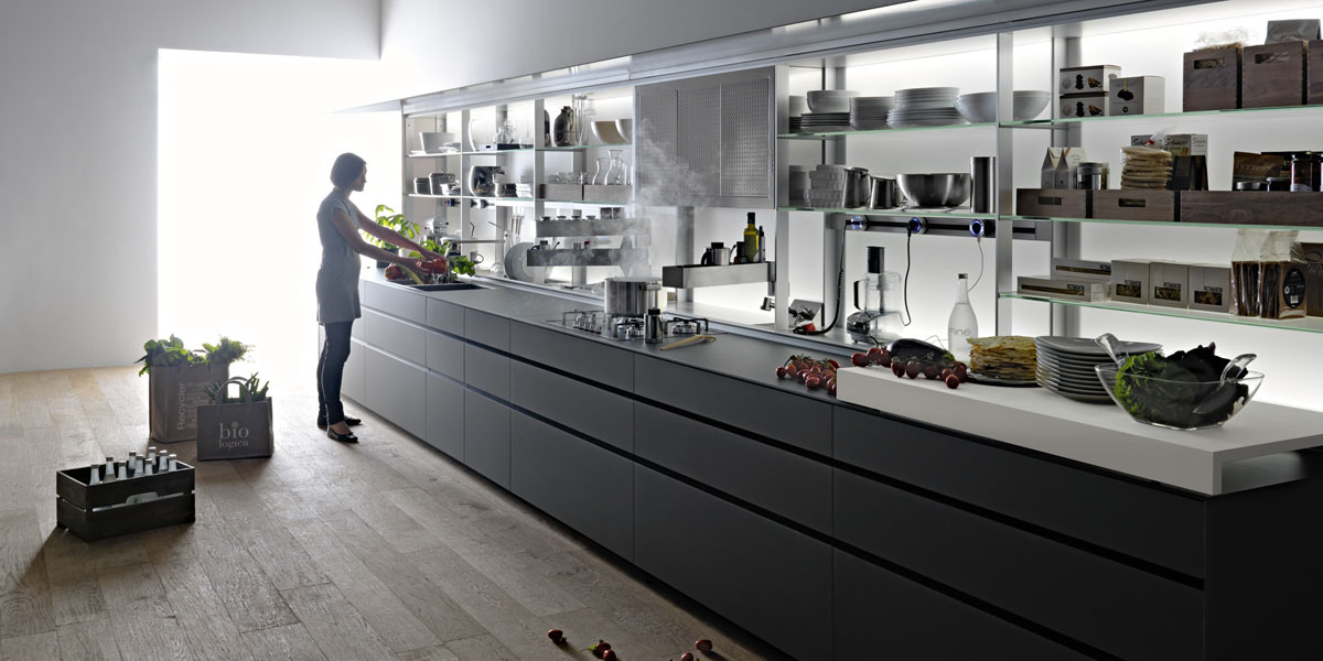 Відкриті полиці: економія Відкрите зберігання на кухні: рішення для маленьких кухонь та легкого доступу.