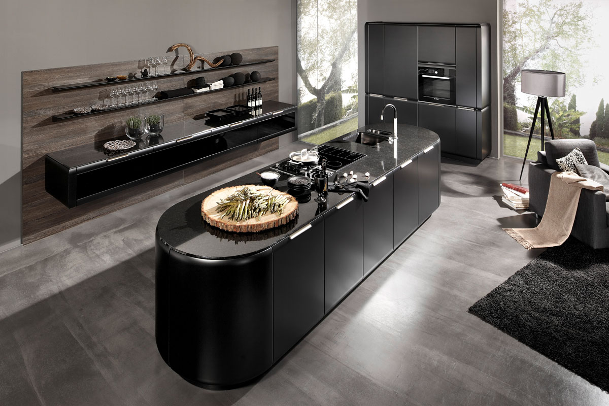 Сучасний кухонний острів з дерев'яною стільницею для сімейних обідів: дизайн 2026.