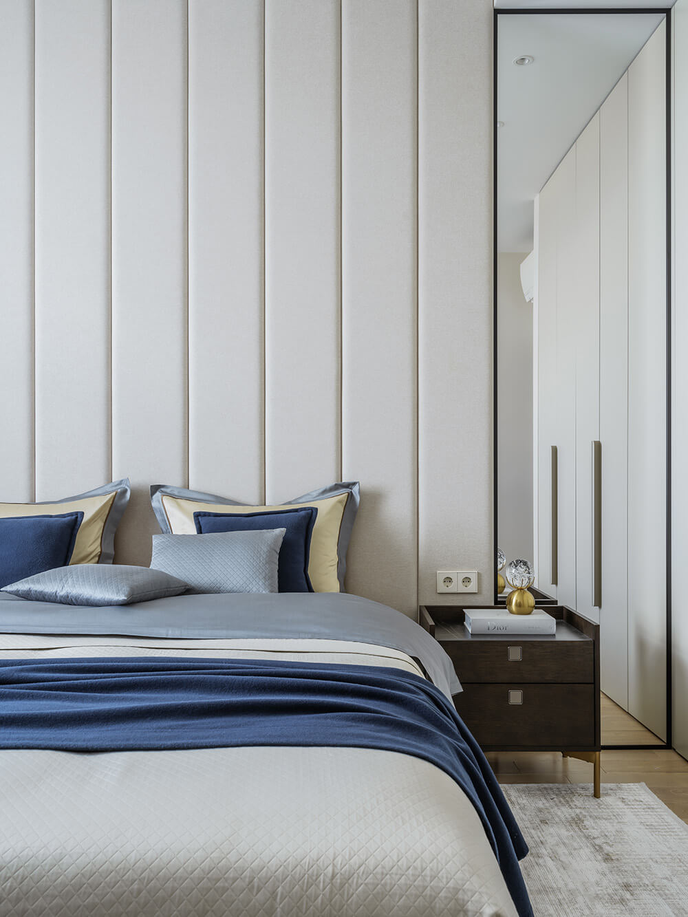 Безпечні м'які стінові панелі в дитячій кімнаті: захист та комфорт для дитини.