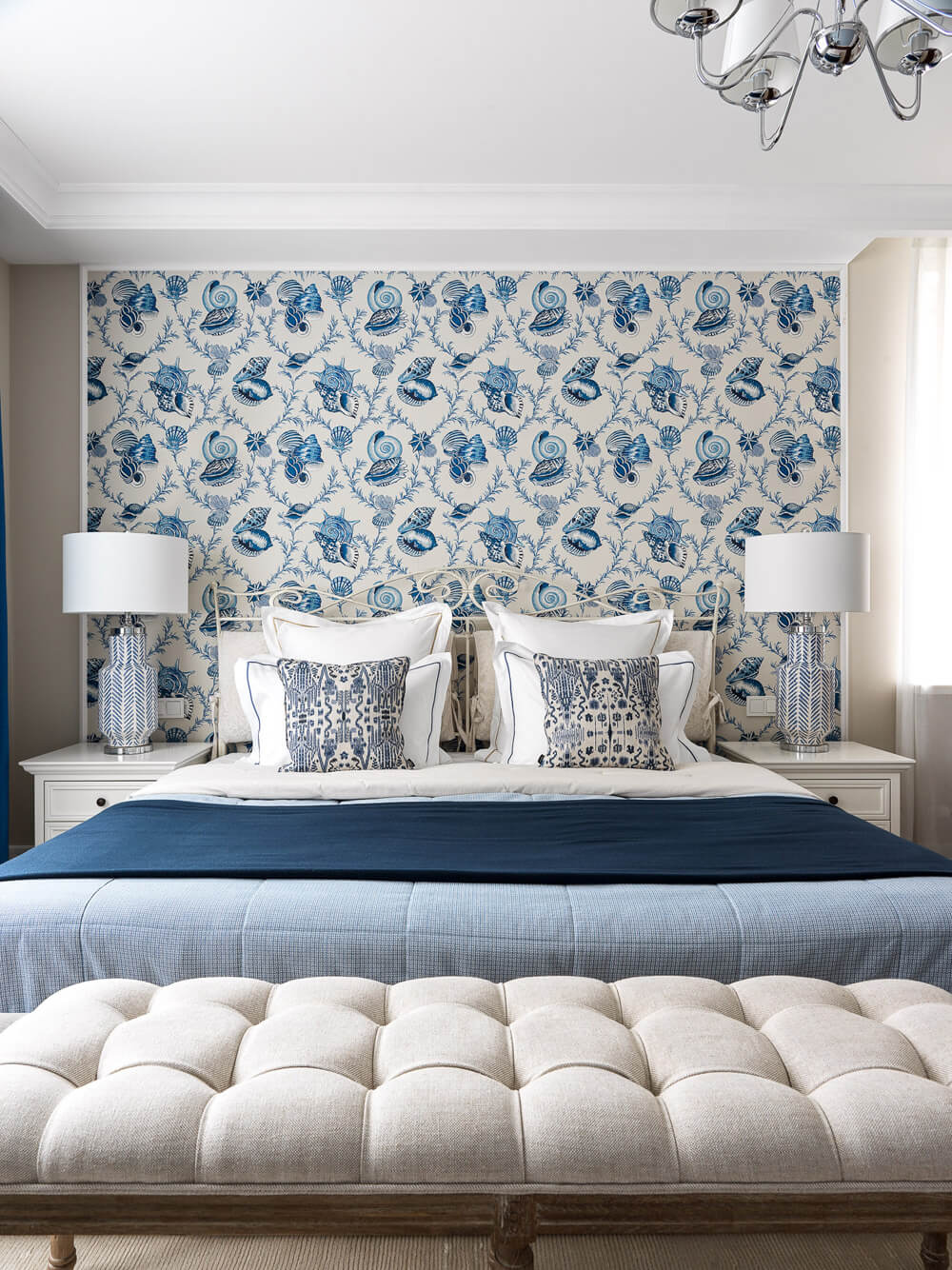 Дизайн вітальні в морському стилі з використанням морської тематики для натхнення.