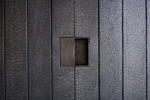 Обпалена деревина: тепло та затишок вогню у вашому домі — Обпалена деревина в інтер'єрі