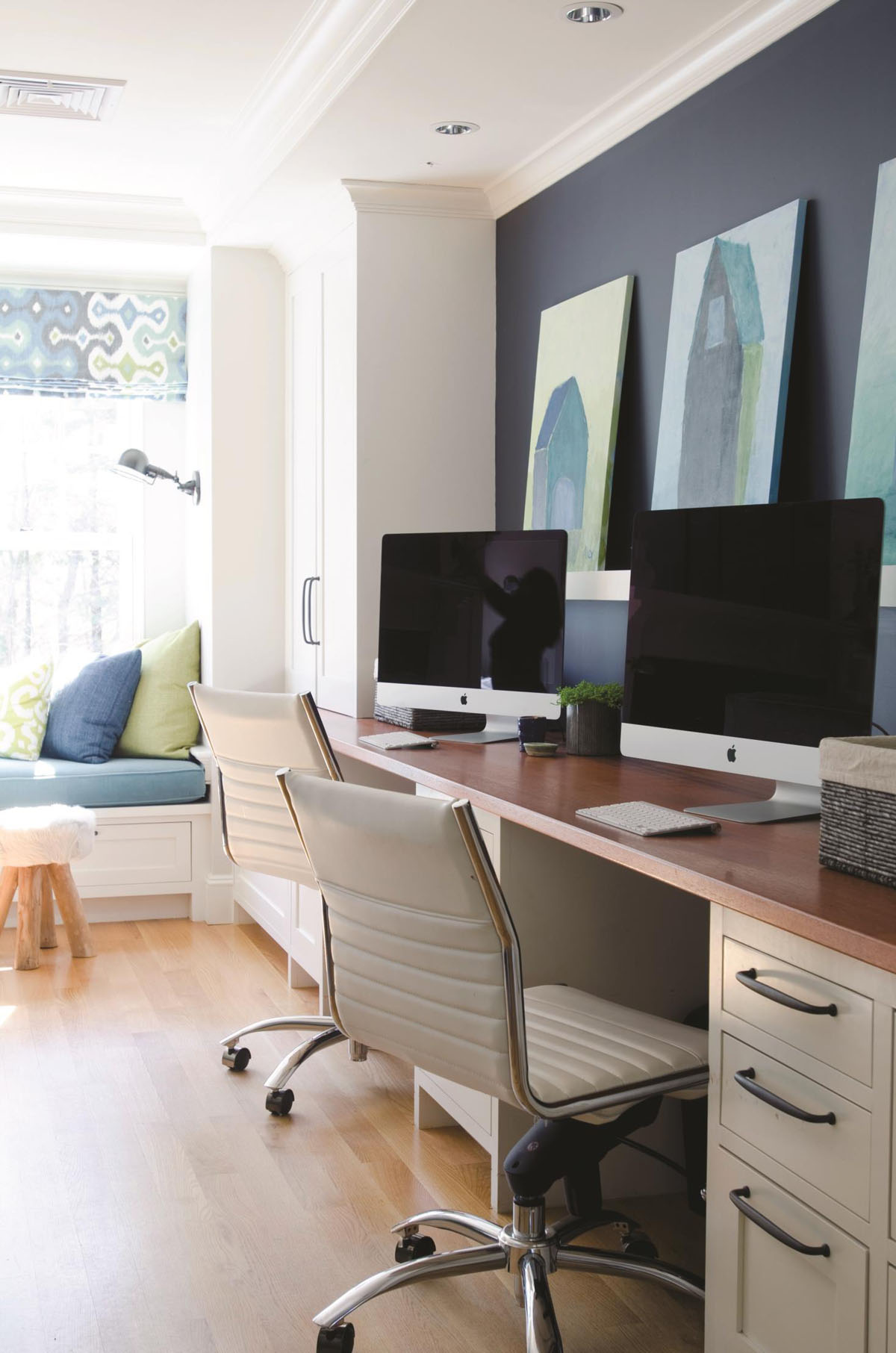 Інноваційний комп'ютерний стіл 2026: організований простір вдома.