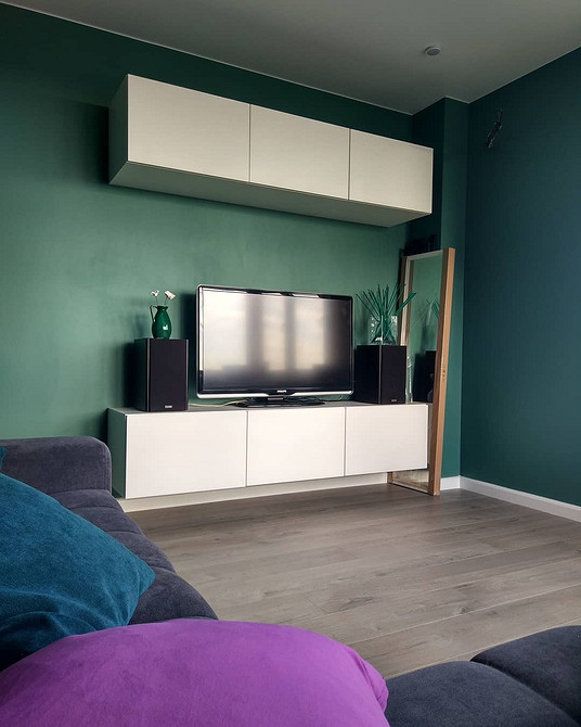 BESTA: ТВ-зона в Стилі Вітальня з BESTA від IKEA: телевізійна тумба та шафи в єдиному стилі.