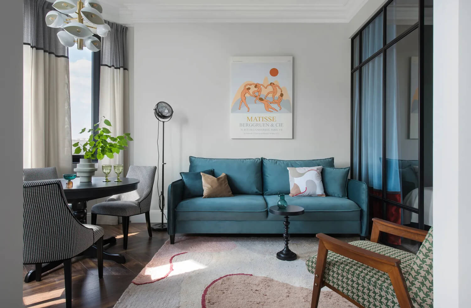 Текстиль в інтер'єрі Дизайн інтер'єру двокімнатної квартири з акцентом на деталях та текстилі.