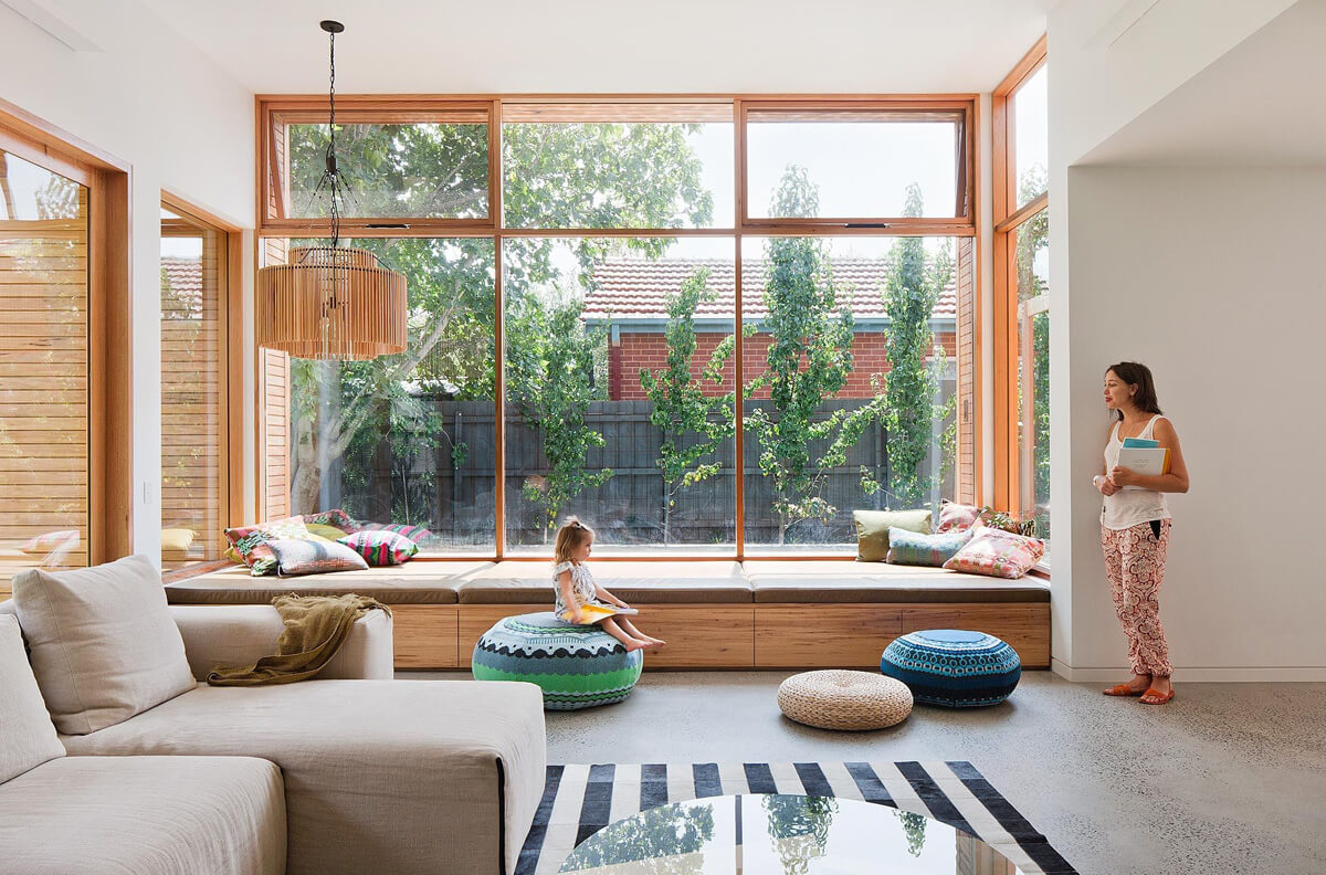 Сучасний декор вікон з різними видами штор: стильний та затишний дім.