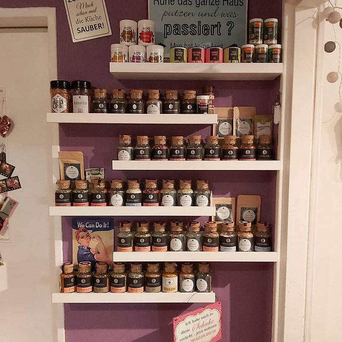 Організація з MOSSLANDA Організація простору: функціональні ідеї для вузьких полиць MOSSLANDA