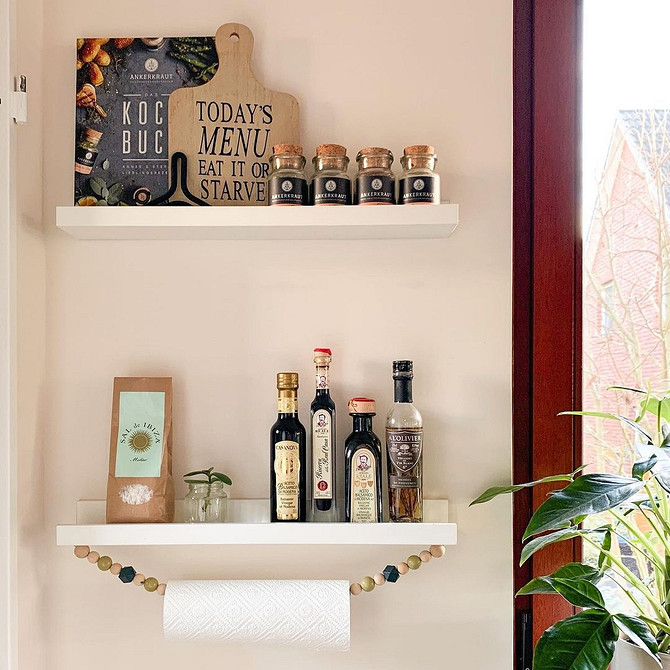 Компактні меблі MOSSLANDA Компактні меблі: вузькі полиці MOSSLANDA для маленьких просторів