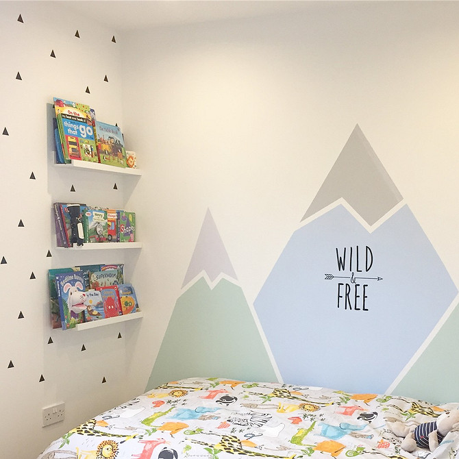 Декор з вузькою полицею Сучасний декор для дому 2026: застосування вузької полиці IKEA.