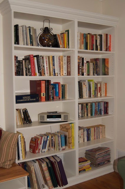 Перетворення звичайного стелажа Біллі Ікеа в унікальний предмет інтер'єру.