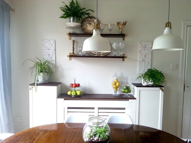 Унікальна кастомізація стелажів Біллі Ікеа: використання різних матеріалів для створення дизайну.