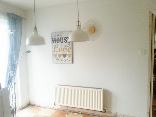 Книжкова шафа Біллі Ікеа: персоналізація для створення затишного куточка для читання.