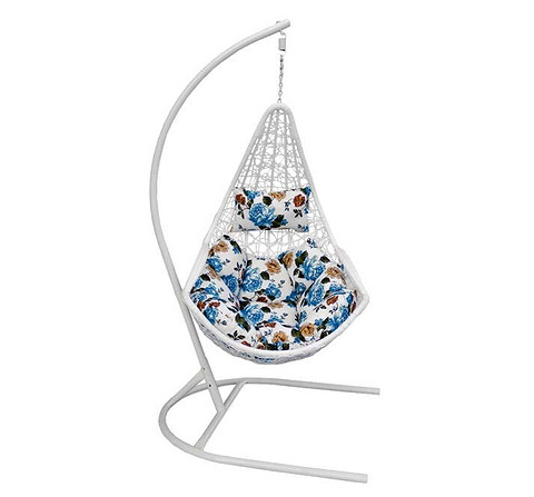 Надувні меблі для відпочинку на дачі: зручний диван та пуфики для релаксу.