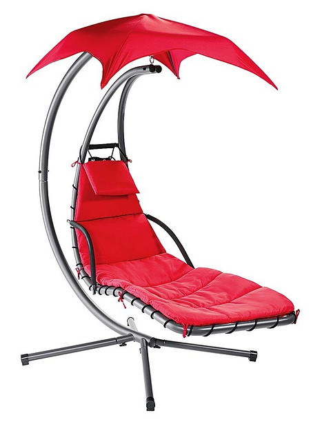 Садові меблі з ротангу для відпочинку на невеликій дачній ділянці.