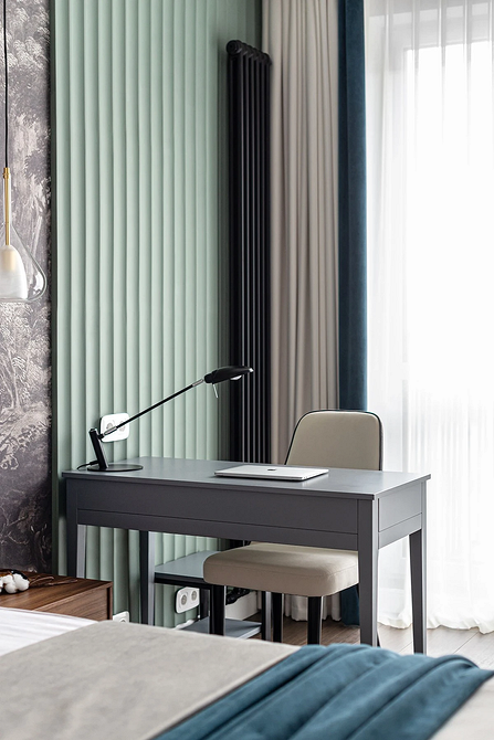 Велика відстань між диваном та журнальним столиком: незручність використання у вітальні.