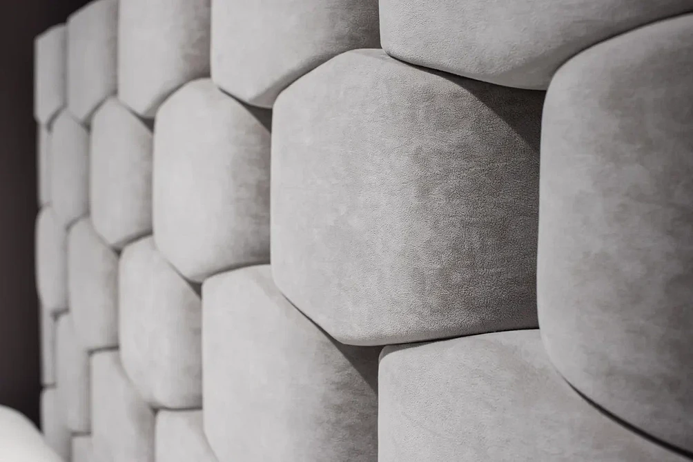 Практичність, естетика та легкість у догляді: вибираємо тканину для меблів.