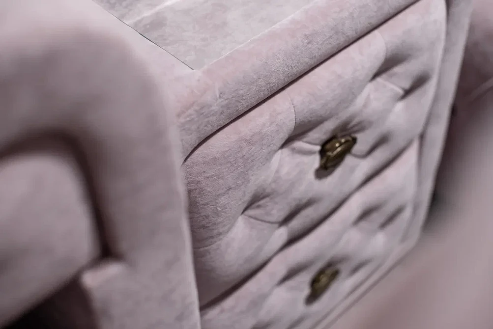 Догляд за тканиною: практичні поради щодо вибору оптимальної меблевої оббивки.