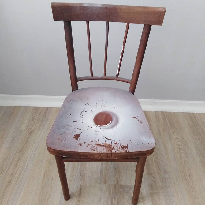 Приклад фарбування меблів: оновлений стілець своїми руками для дому