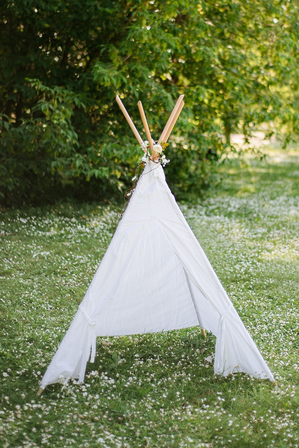 Парасолі та тінь: насолоджуйтеся прохолодою у спекотний день в саду.