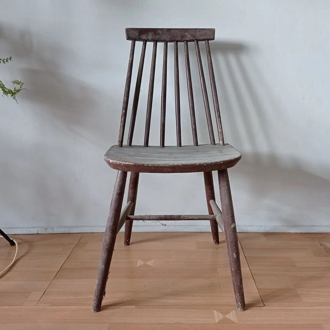 Реставрація: перефарбування старого стільця з використанням трафаретного малюнку, DIY декор 2026