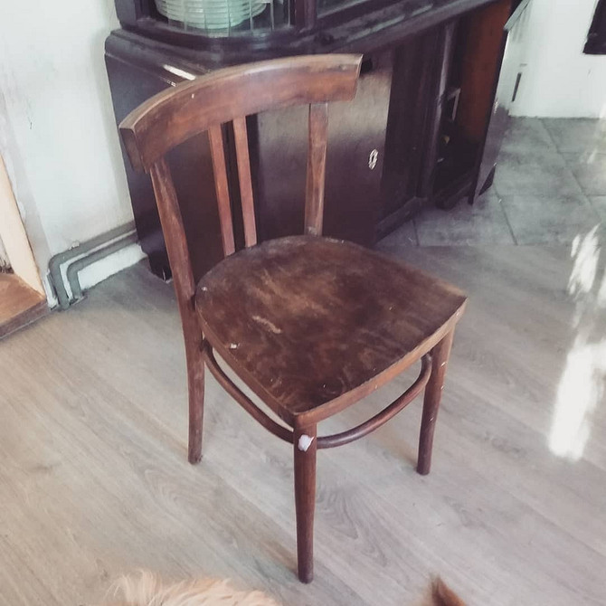 Пастельні тони для старого стільця: ніжний декор меблів для затишного дому у 2026.