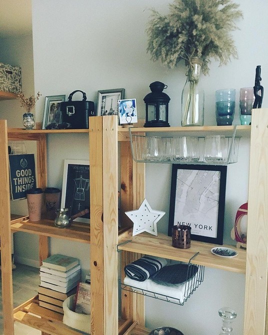 Організація робочого місця вдома зі стелажем Альберт IKEA: зручно та бюджетно.