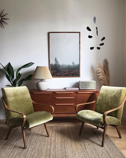 Відновлений антикварний стілець: Нова оббивка та реставрація дерева для 2026.